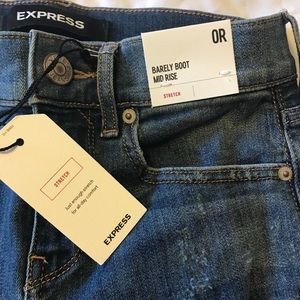 NEW Express barely boot mid rise 0R